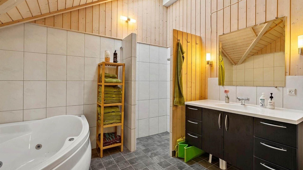 Photo of Bathroom in Stillinge Strand