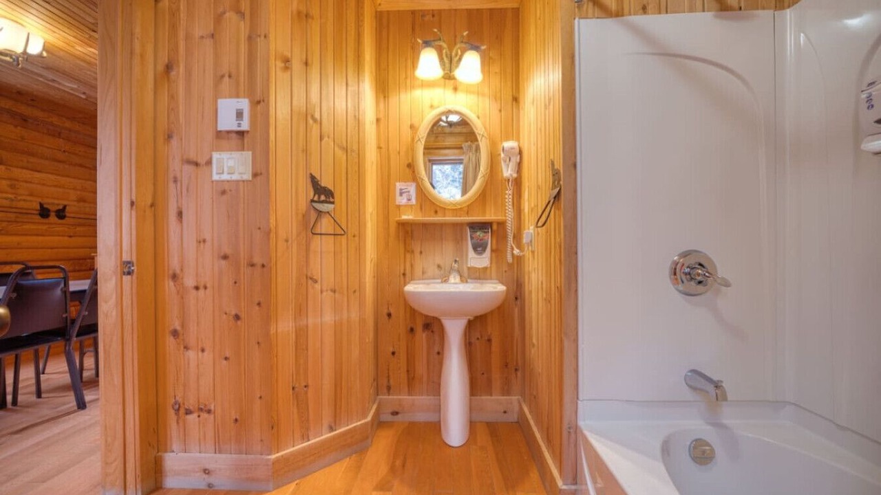 Photo of Bathroom in Saint-Paul-de-Montminy