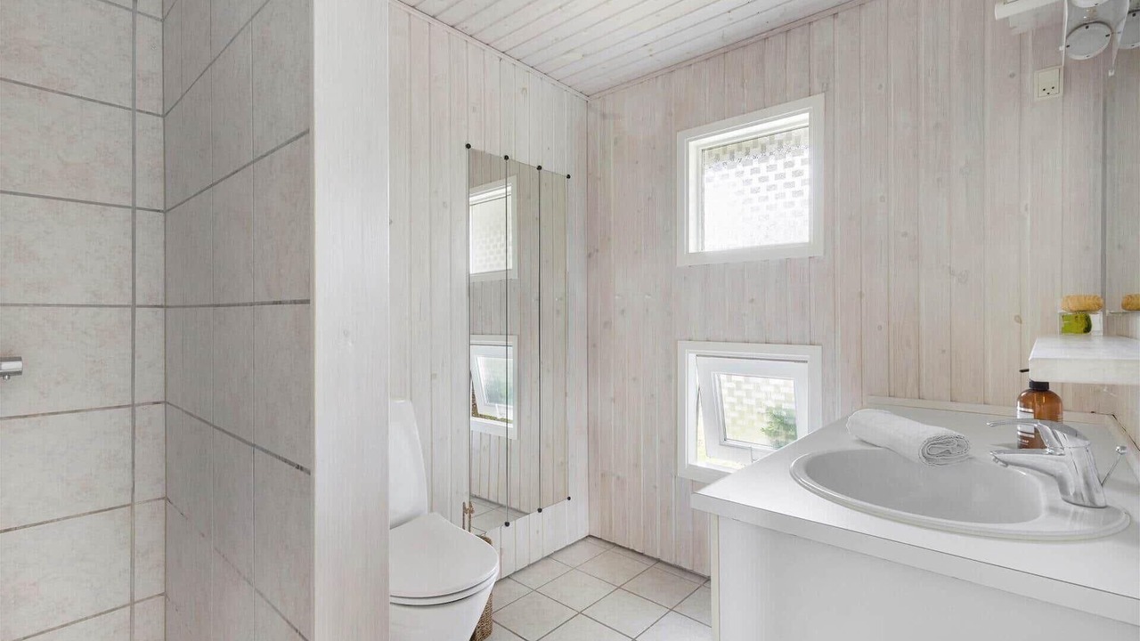 Photo of Bathroom in Holloselund