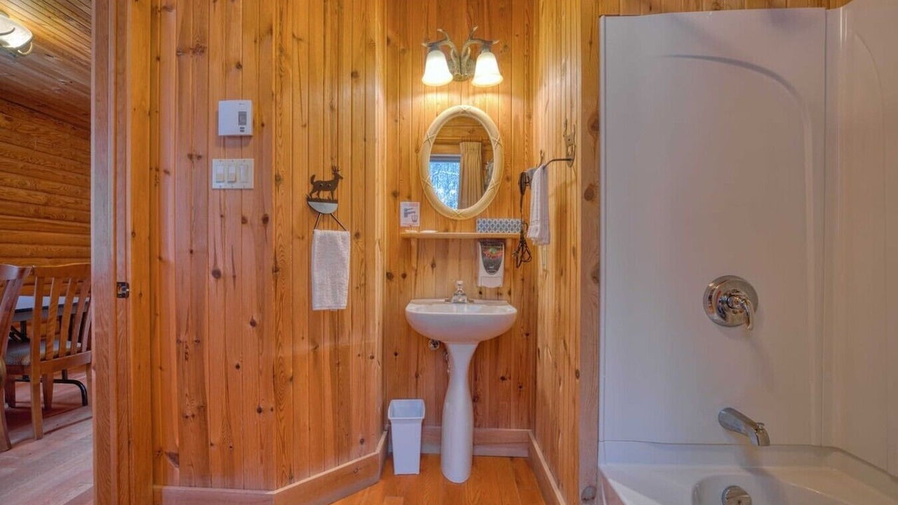Photo of Bathroom in Saint-Paul-de-Montminy