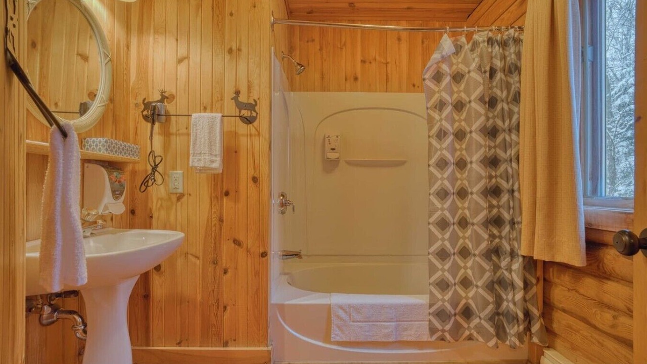 Photo of Bathroom in Saint-Paul-de-Montminy