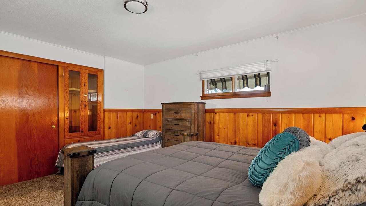 Photo of Bedroom in Cascade