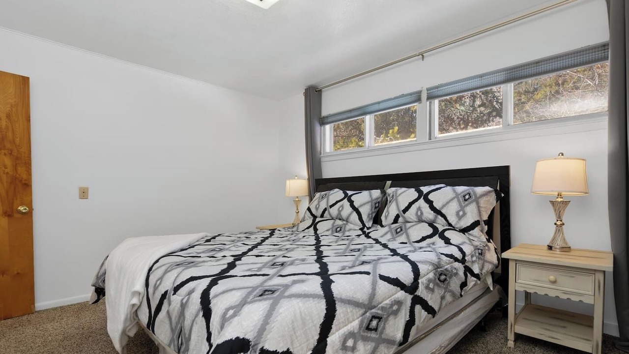 Photo of Bedroom in Cascade