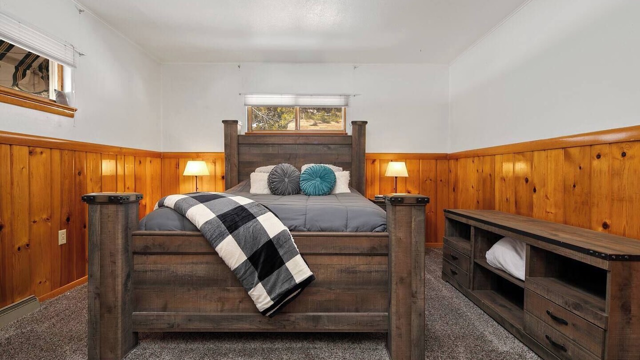 Photo of Bedroom in Cascade