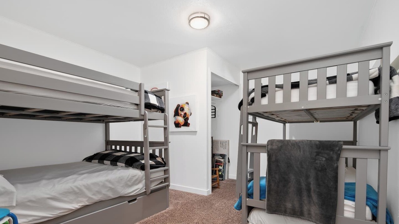 Photo of Bedroom in Cascade