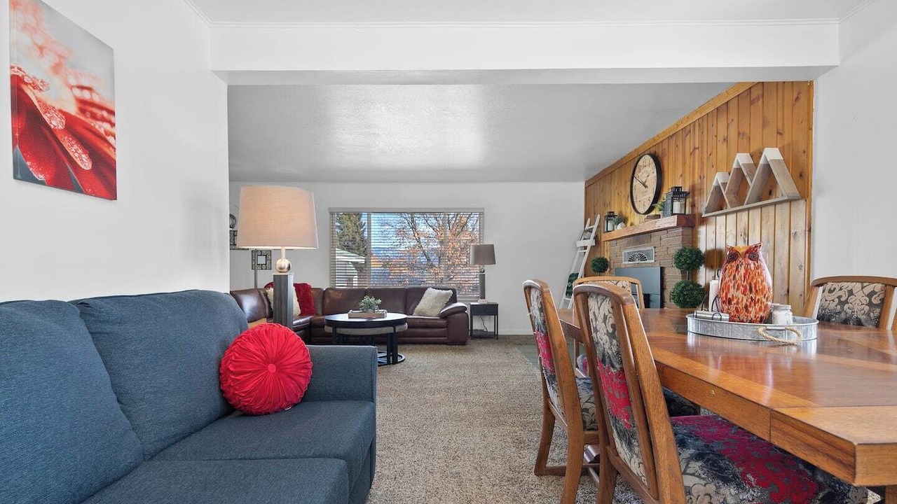 Photo of Livingroom in Cascade