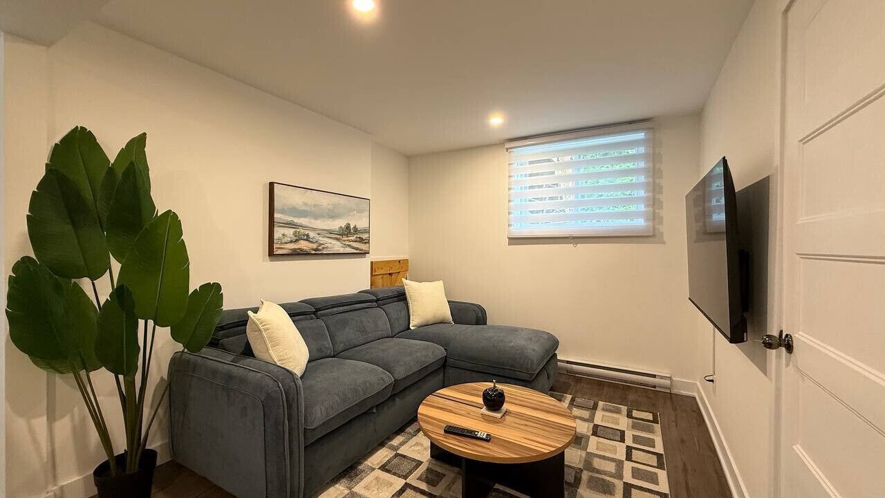 Photo of Livingroom in Longueuil