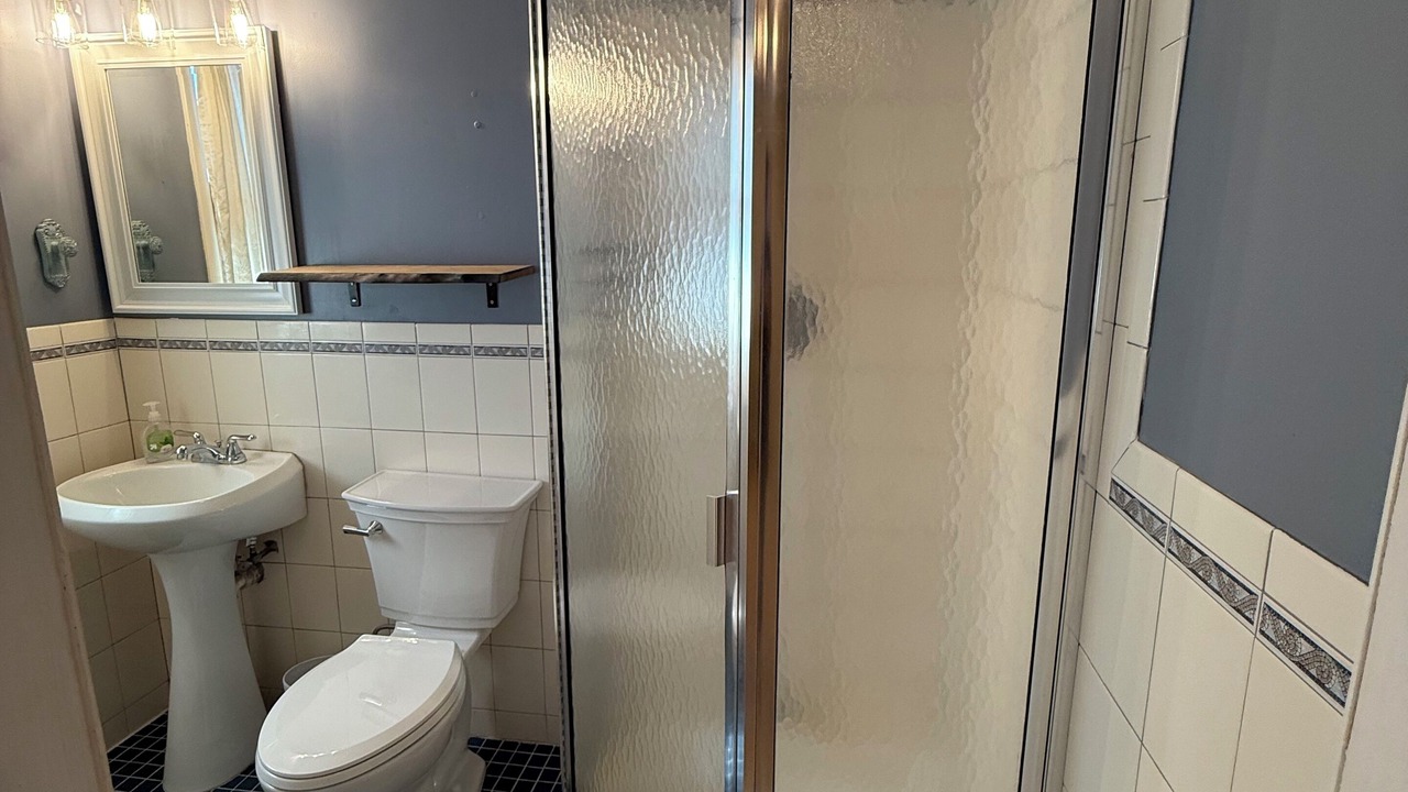 Photo of Bathroom in Bay Shore