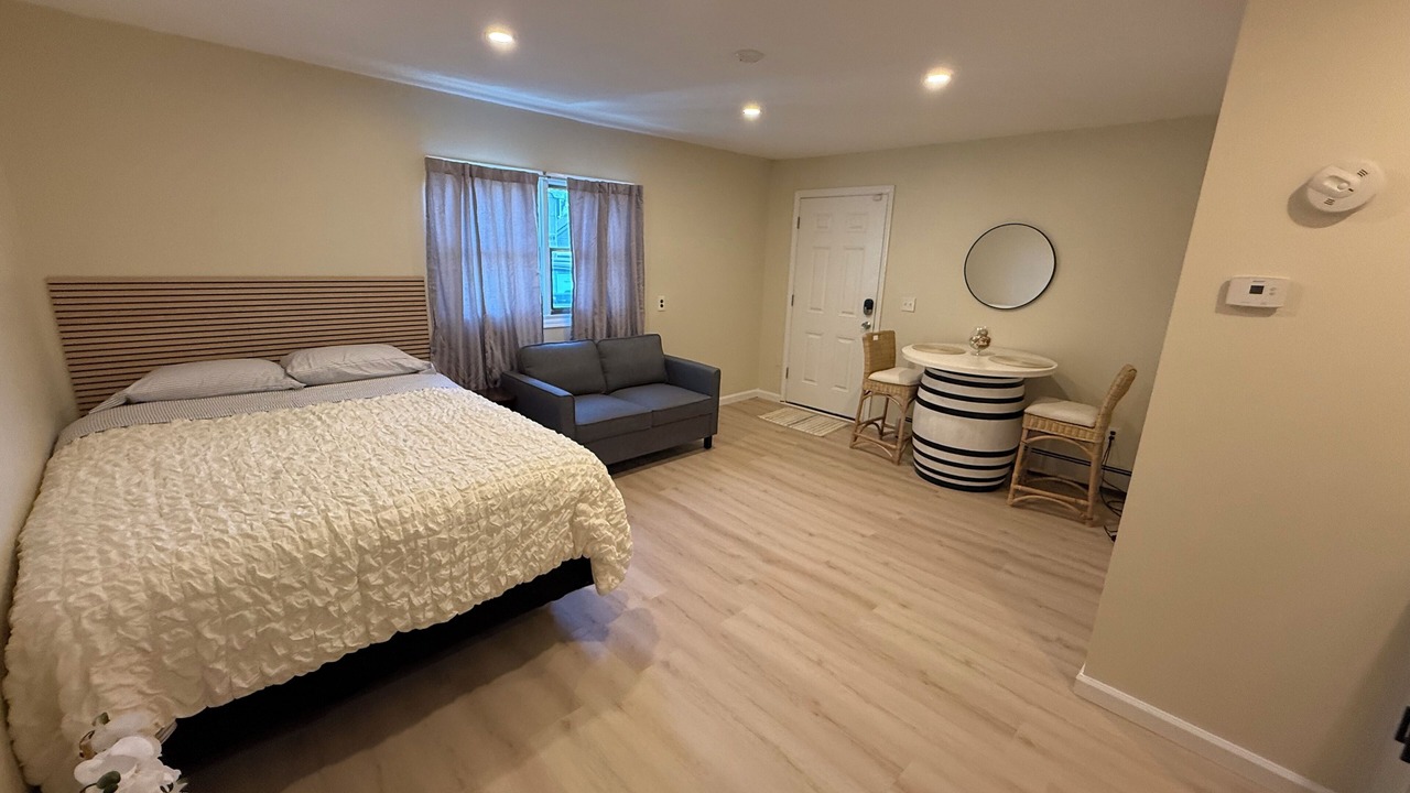 Photo of Bedroom in Bay Shore