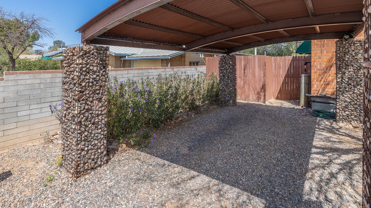 Photo of Outdoor in Blenman-Elm