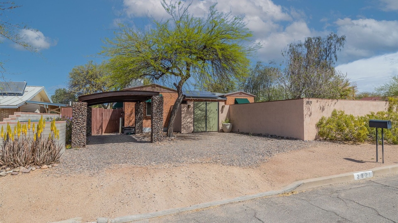 Photo of Outdoor in Blenman-Elm