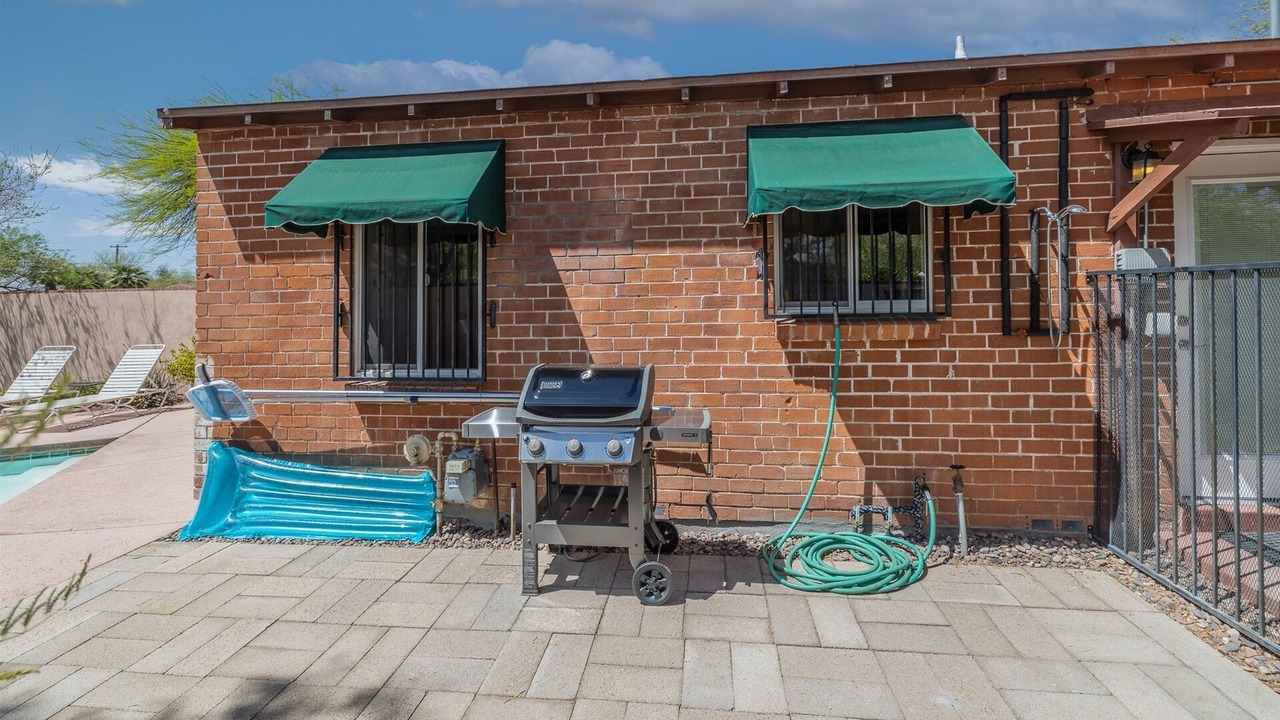 Photo of Patio Balcony in Blenman-Elm