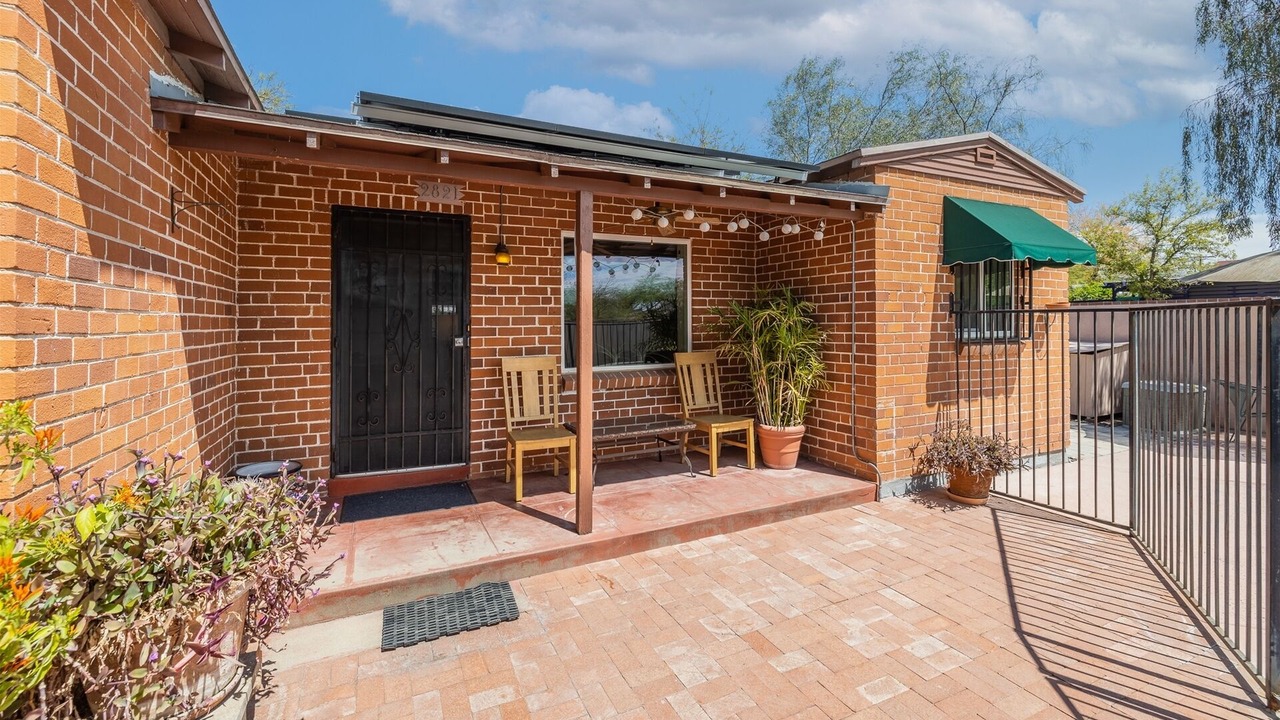 Photo of Patio Balcony in Blenman-Elm