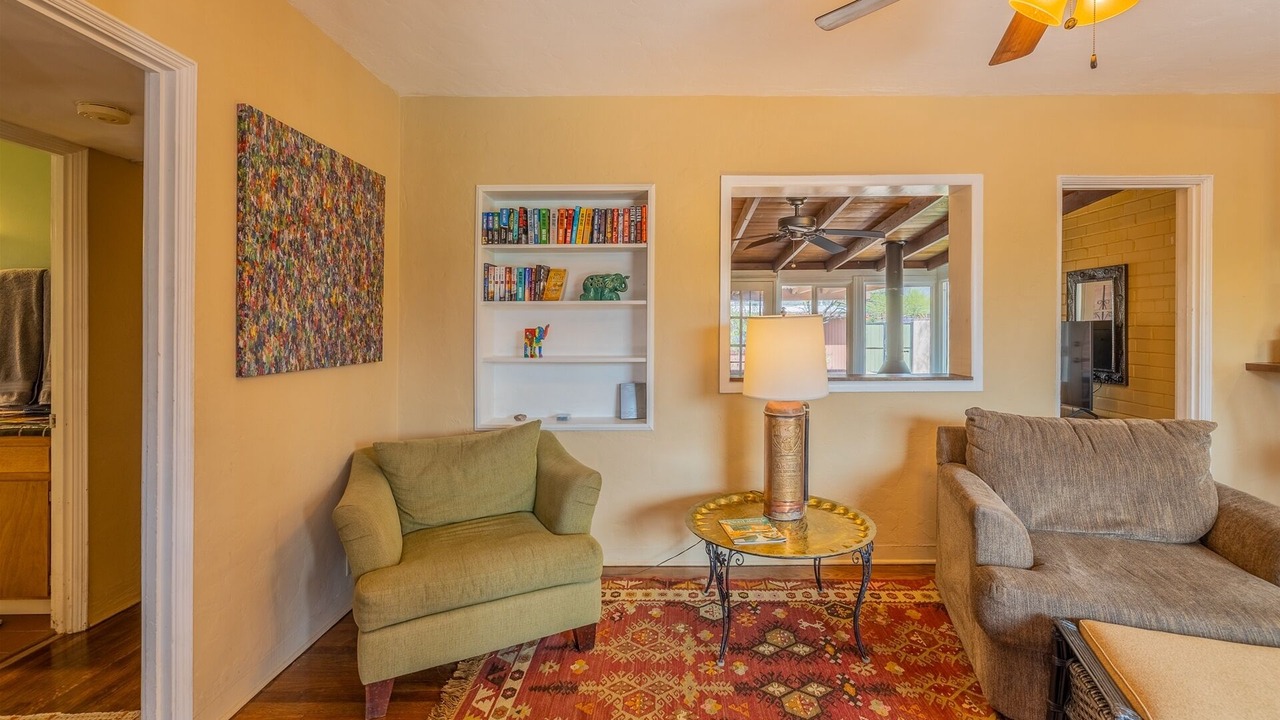 Photo of Livingroom in Blenman-Elm