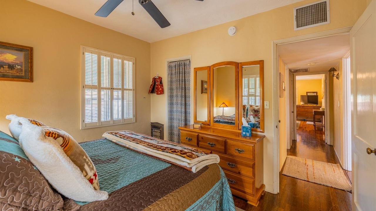 Photo of Bedroom in Blenman-Elm