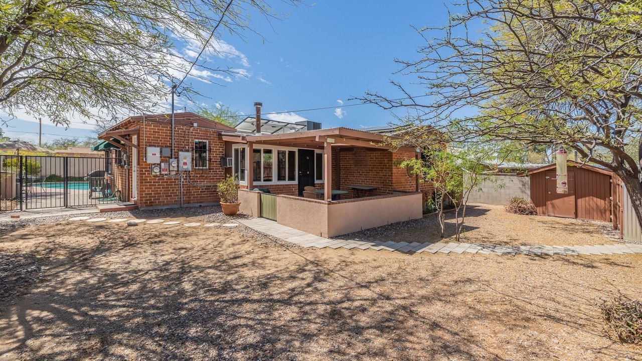 Photo of Outdoor in Blenman-Elm