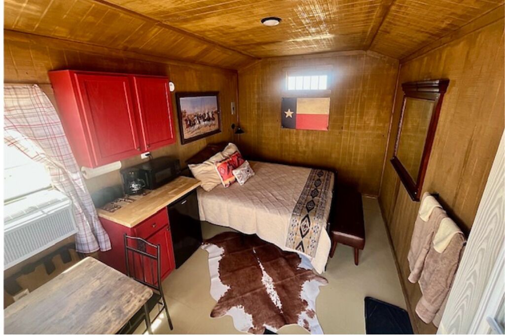 Photo of Bedroom in Pine Springs