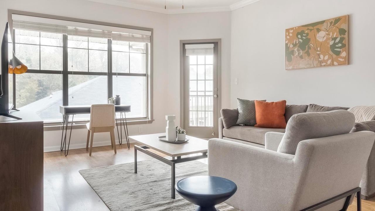 Photo of Livingroom in Piedmont Heights