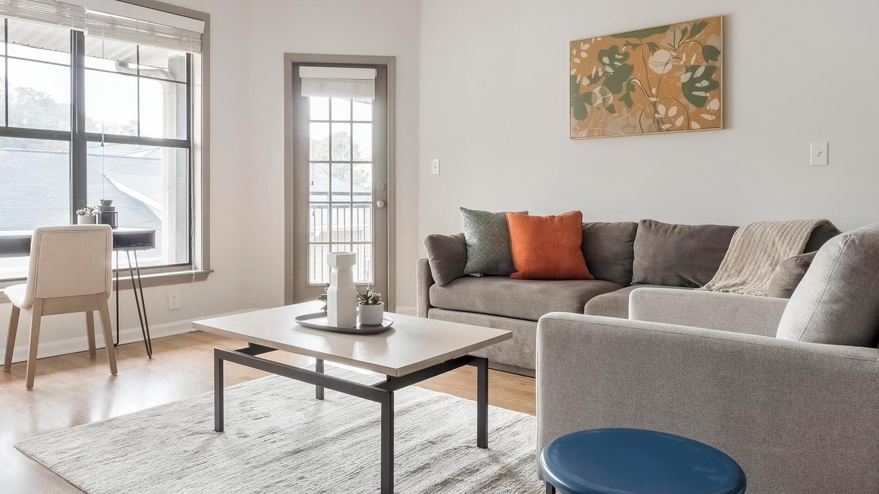 Photo of Livingroom in Piedmont Heights