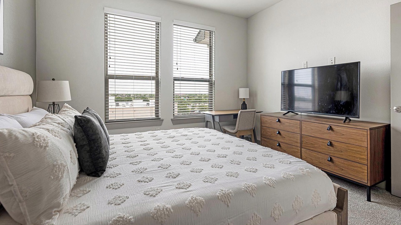 Photo of Bedroom in Manor