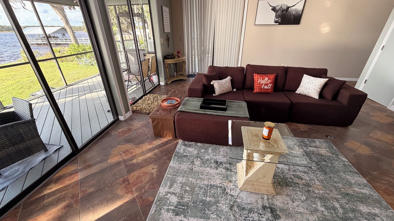 Photo of Livingroom in Highland