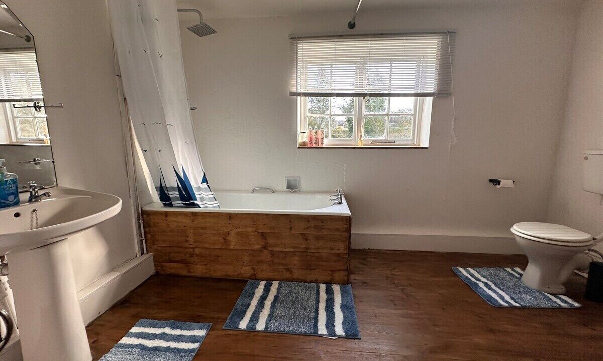 Photo of Bathroom in Broadwindsor