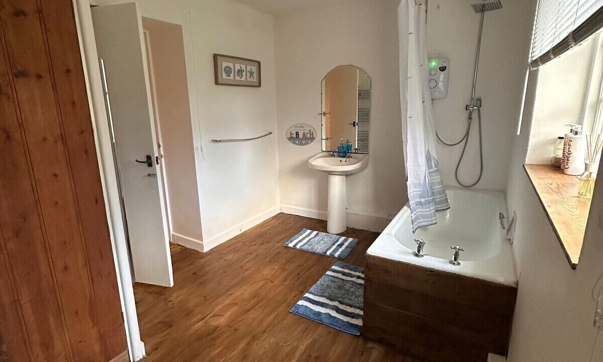Photo of Bathroom in Broadwindsor
