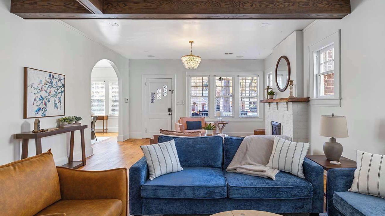Photo of Livingroom in Commonwealth