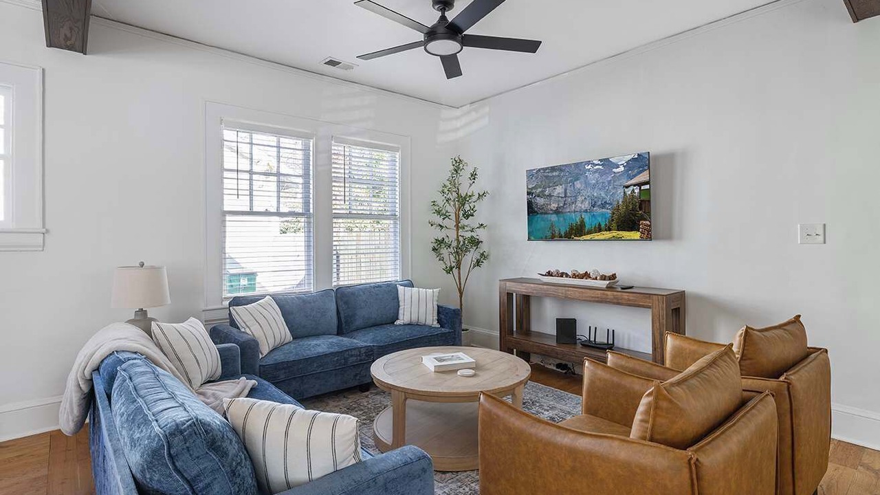 Photo of Livingroom in Commonwealth