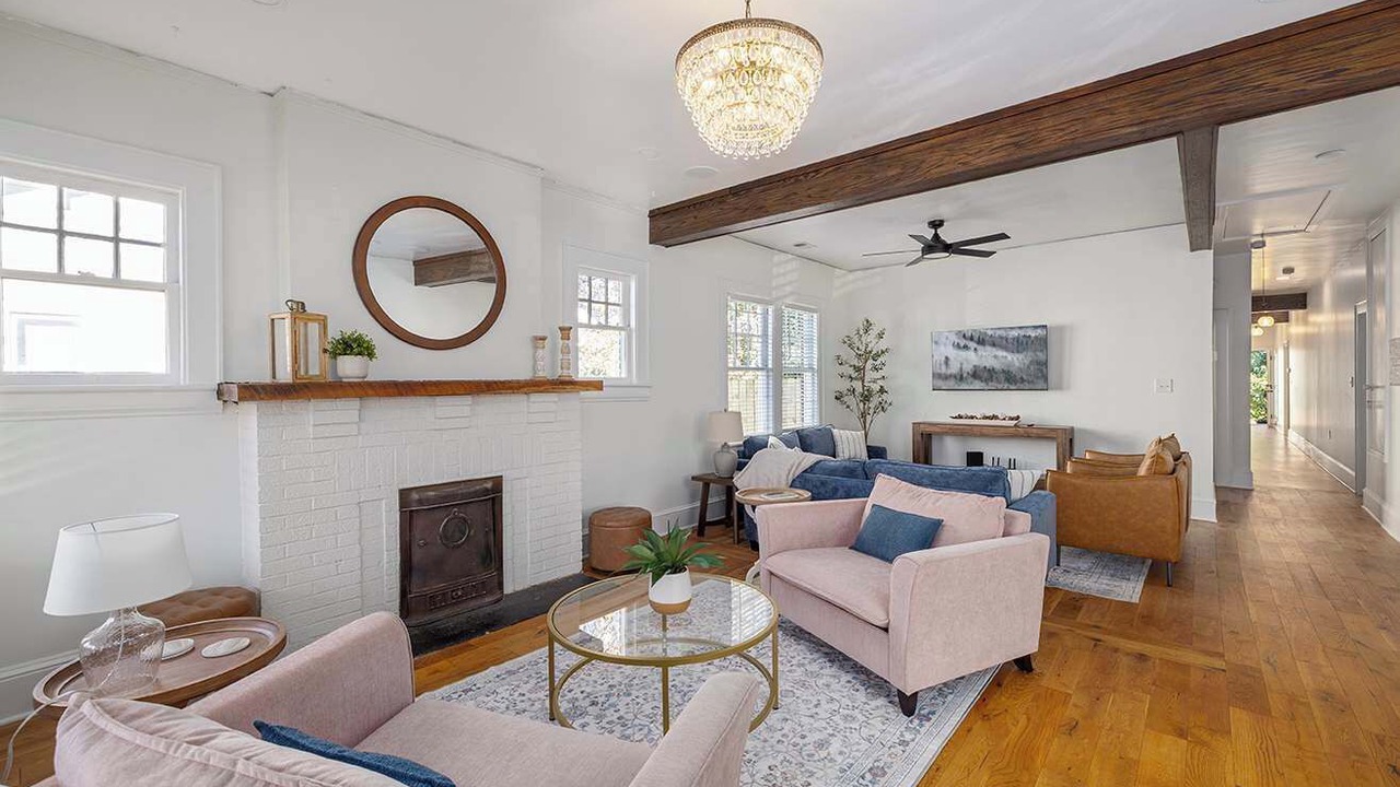 Photo of Livingroom in Commonwealth