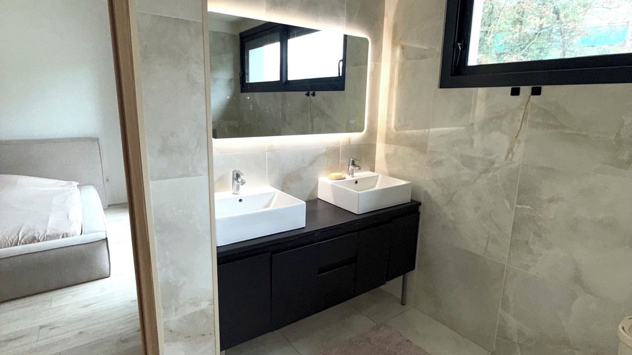 Photo of Bathroom in Noisy-le-Sec