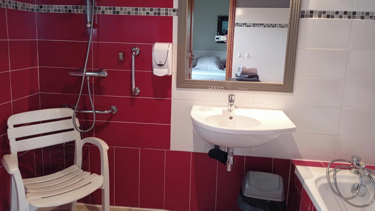 Photo of Bathroom in Plouegat-Moysan