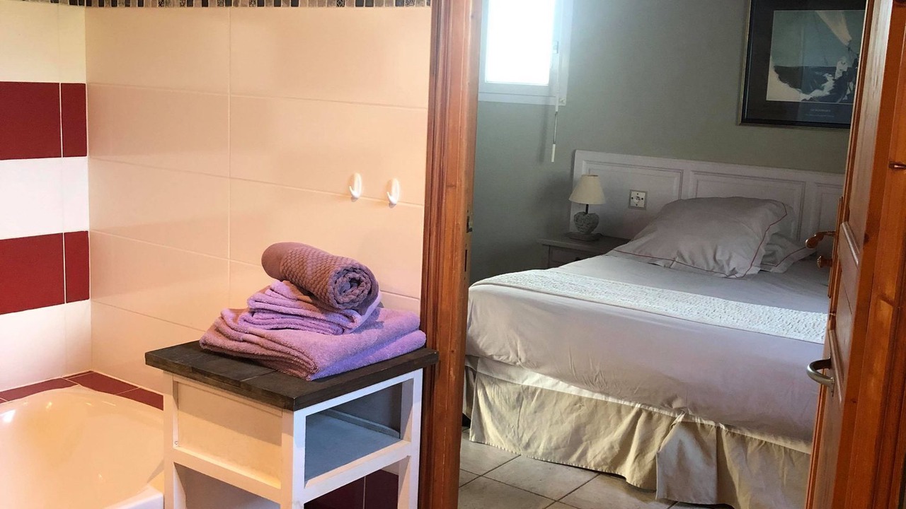 Photo of Bathroom in Plouegat-Moysan