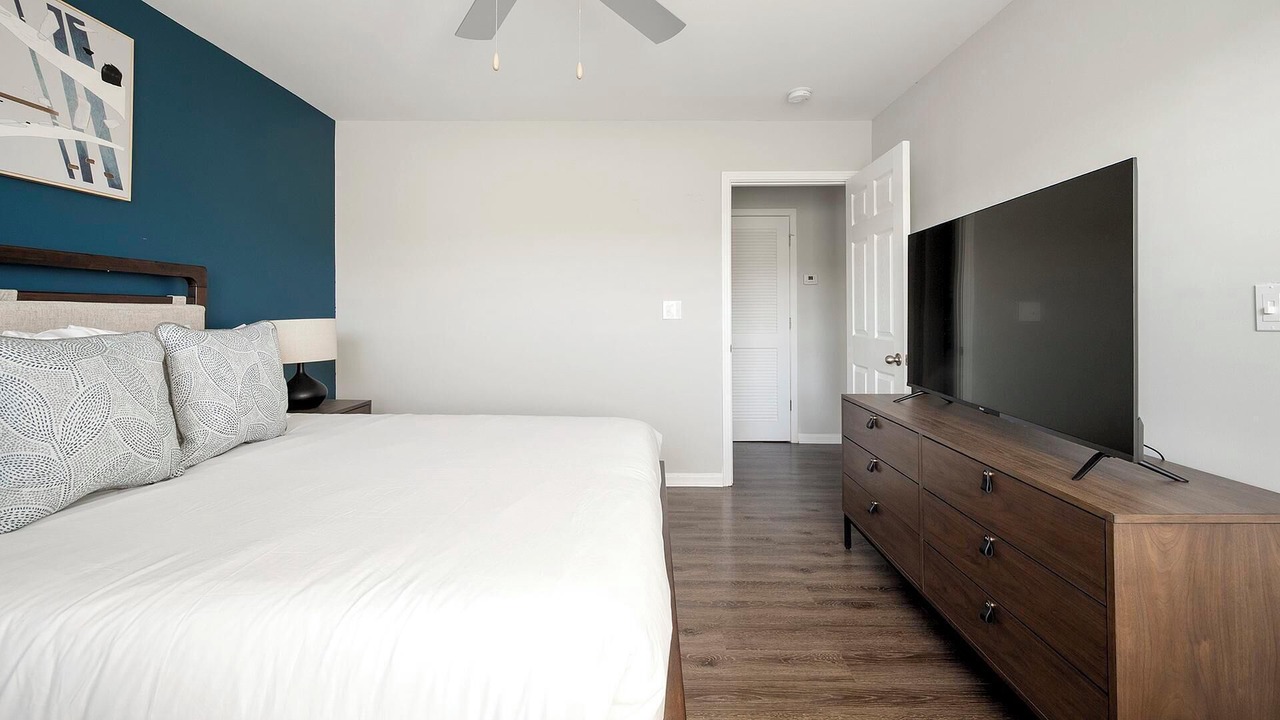 Photo of Bedroom in Hendersonville
