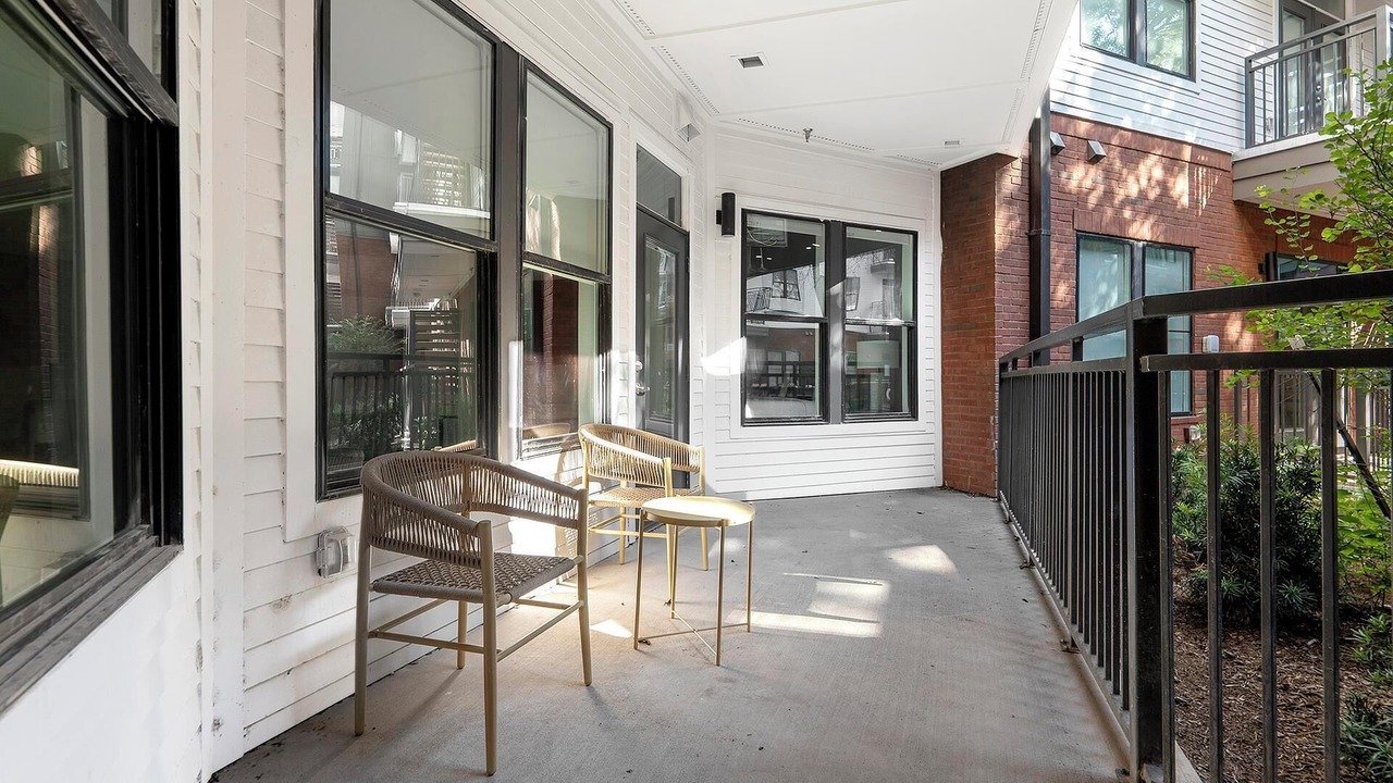 Photo of Patio Balcony in MLK