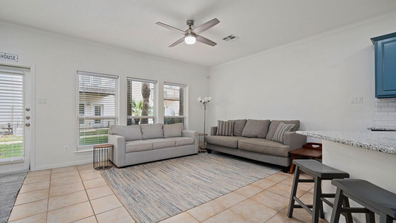 Photo of Livingroom in Corpus Christi