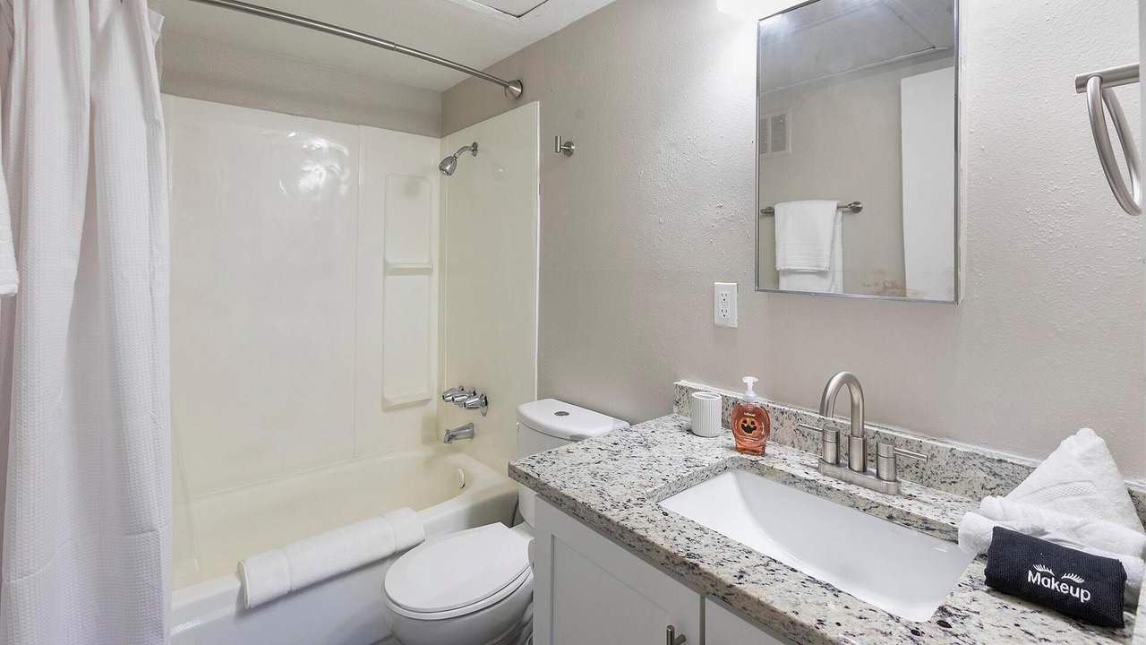 Photo of Bathroom in Rancho Oakey