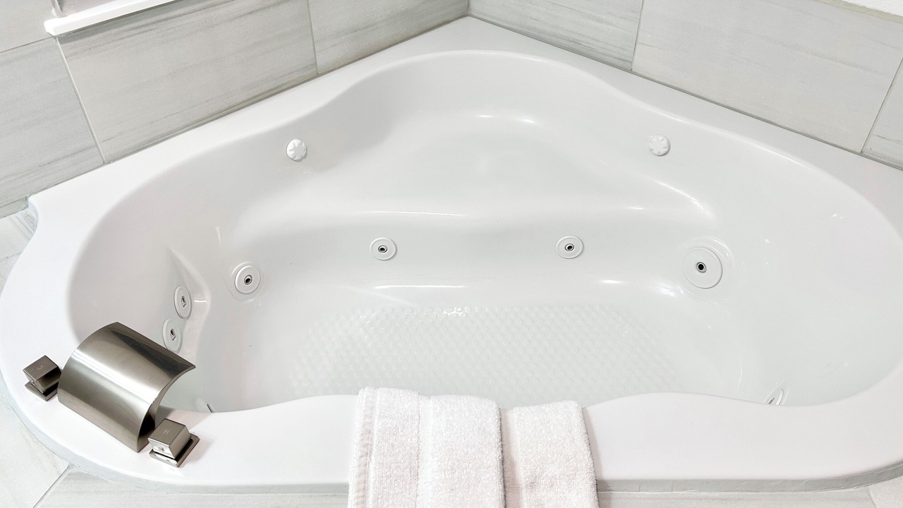 Photo of Bathroom in Aztec