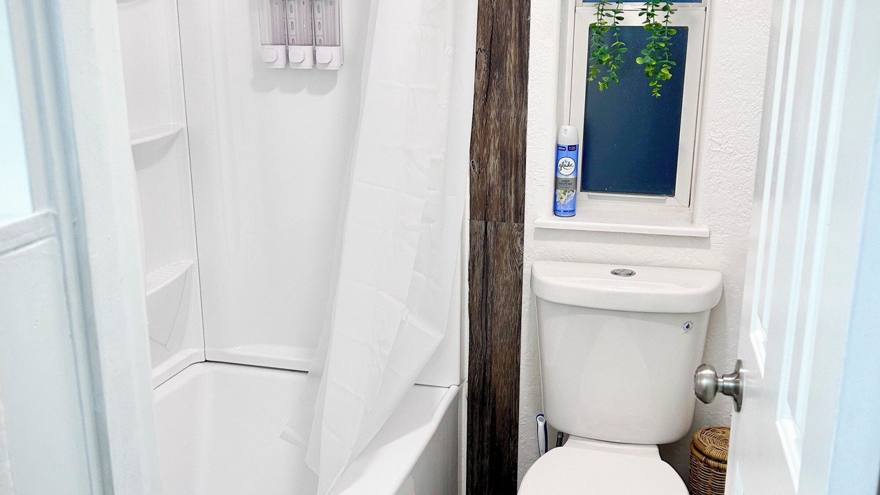 Photo of Bathroom in Aztec