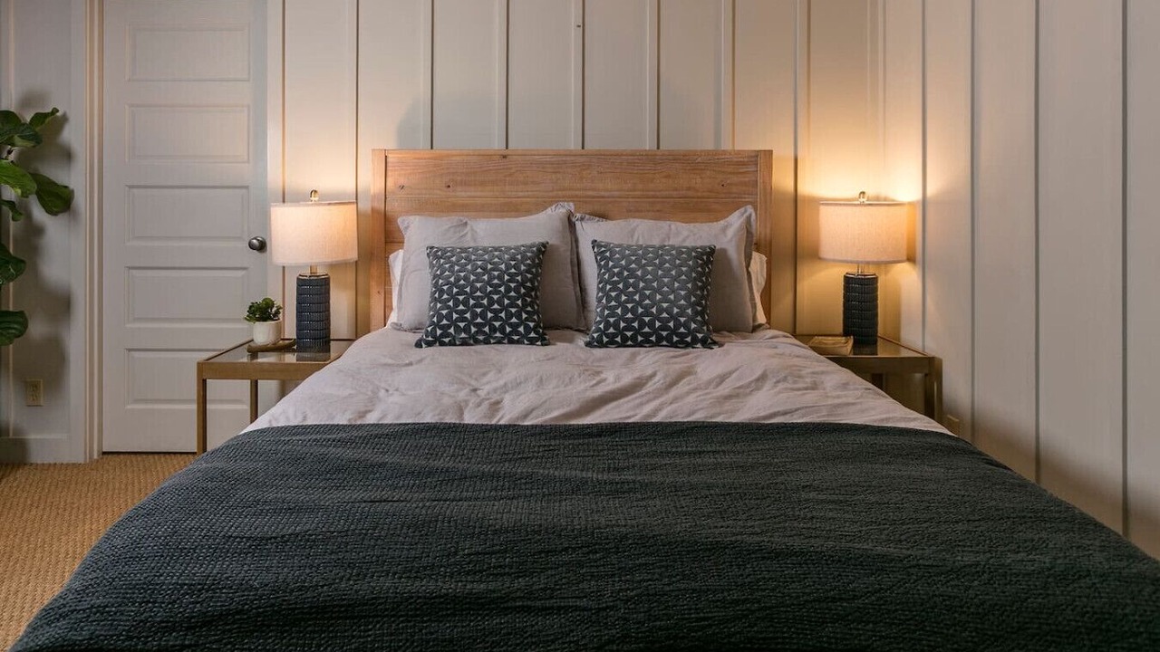 Photo of Bedroom in Rollingbay