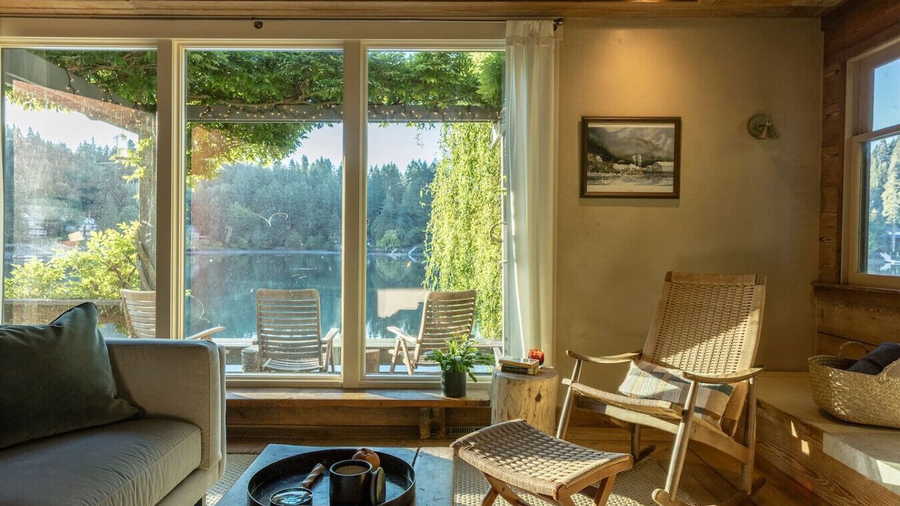 Photo of Livingroom in Rollingbay