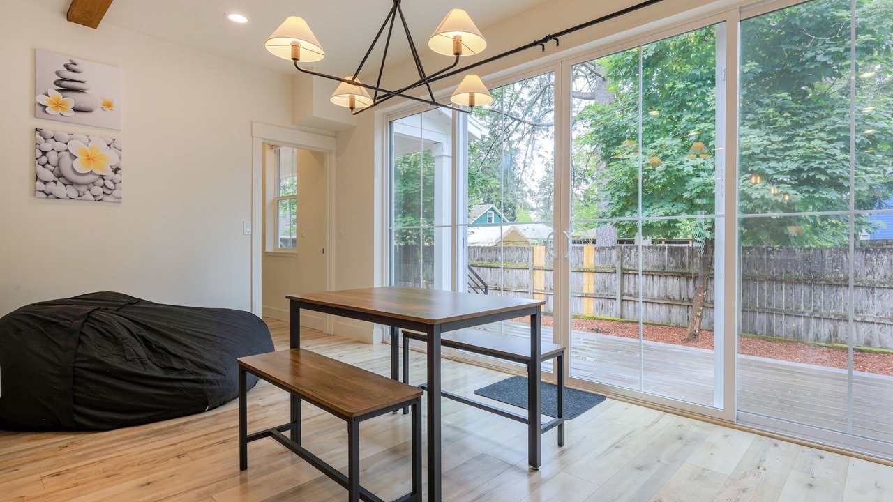 Photo of Others in Brentwood-Darlington