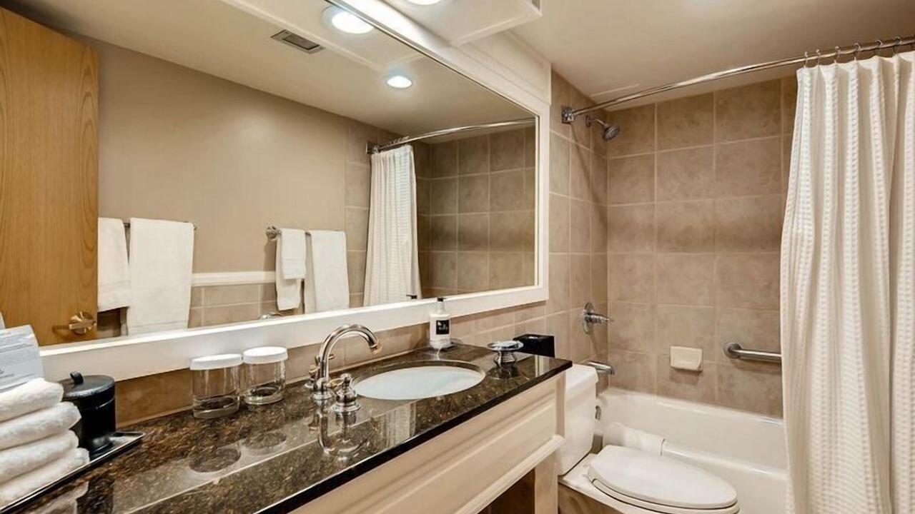 Photo of Bathroom in Lakeside Village