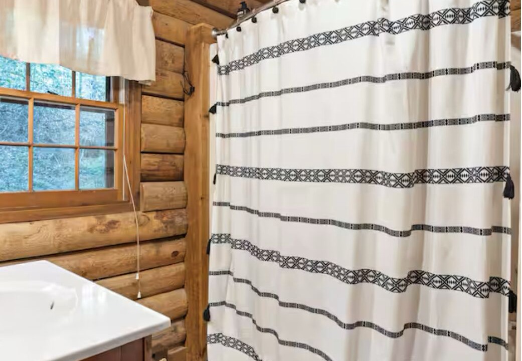 Photo of Bathroom in Gnaw Bone