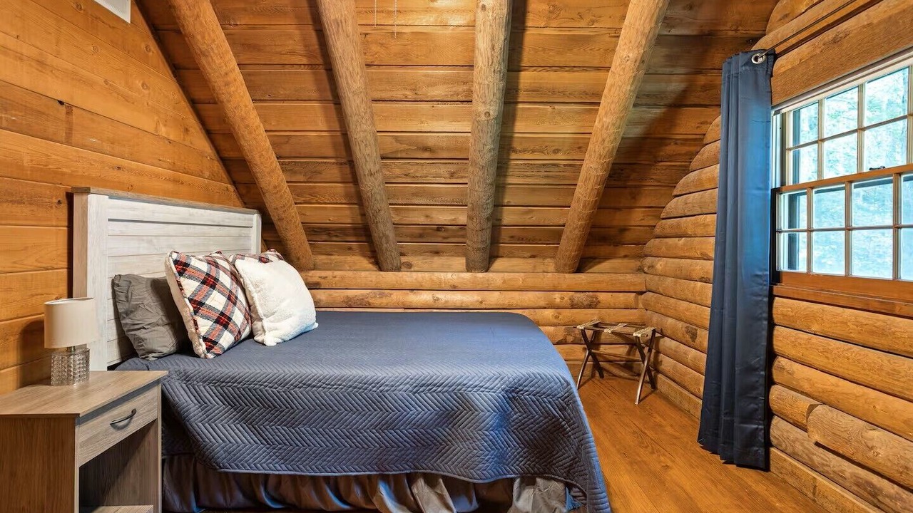 Photo of Bedroom in Gnaw Bone