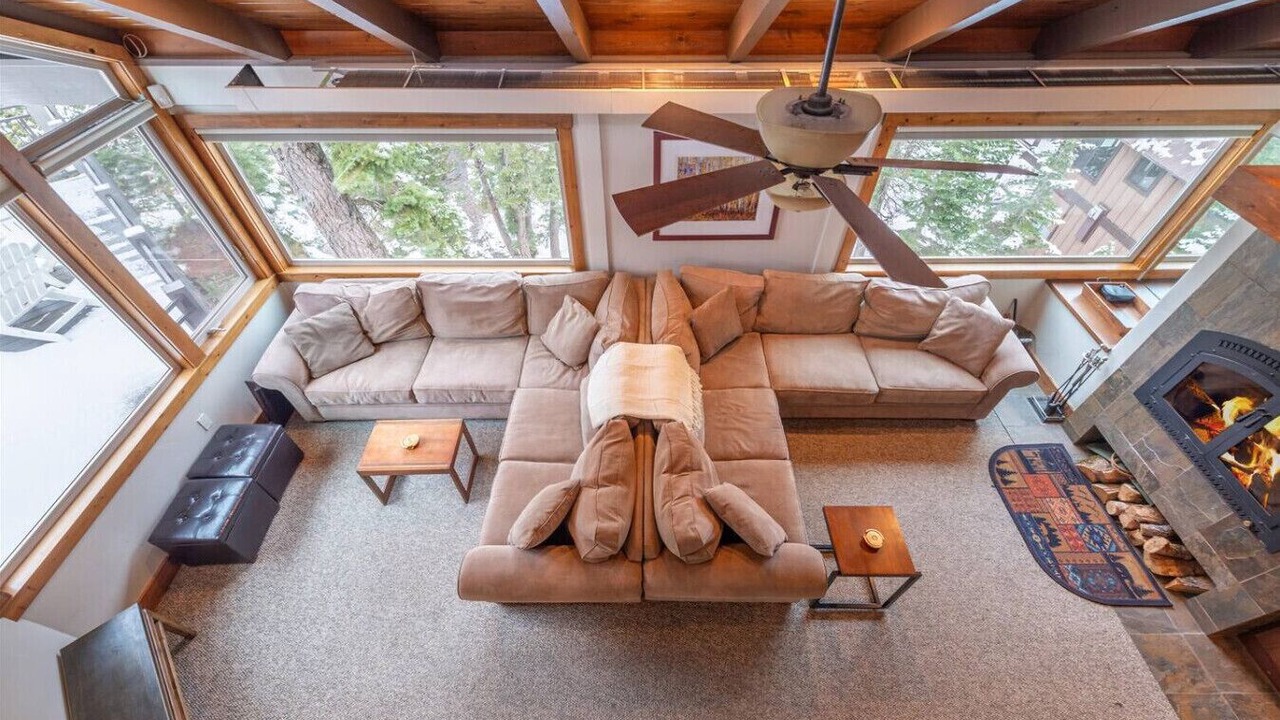 Photo of Livingroom in Alpine Meadows