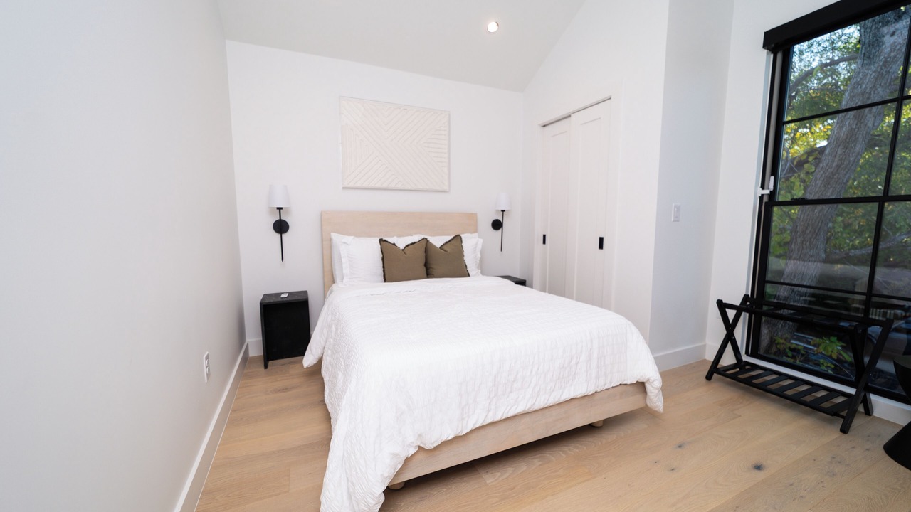 Photo of Bedroom in Greater South River City