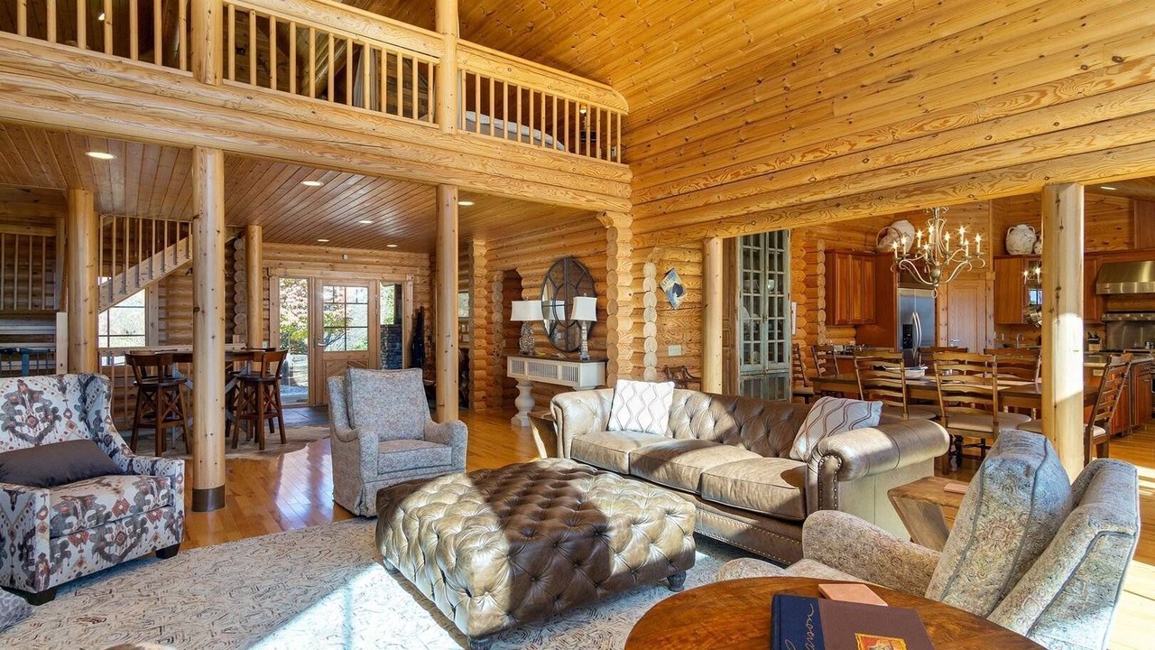Photo of Livingroom in Old Fort