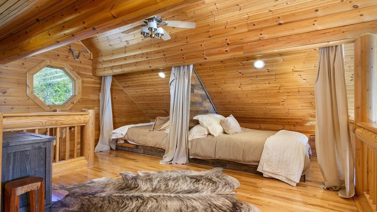 Photo of Bedroom in Old Fort