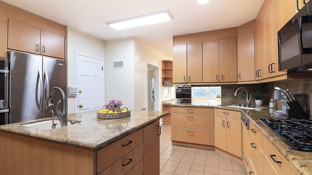 Photo of Kitchen in Greater Wilshire - Hancock Park